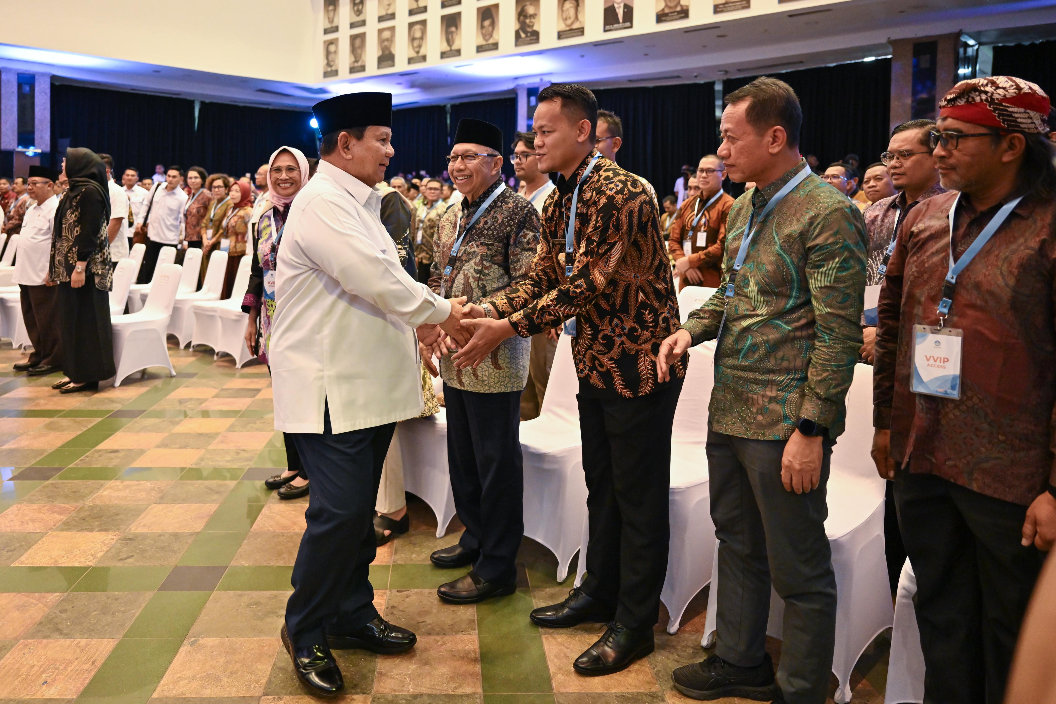 Presiden Apresiasi Tiga Kepala Daerah atas Komitmen Meningkatkan Kesejahteraan Guru